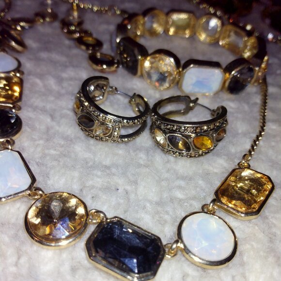 Jewelry Lot Gold-Tone Layered Necklaces Maximalist Statement Earrings+ Bundle - Picture 7 of 11